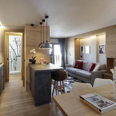 Hellochalet - Pandora Mountain View With Jacuzzi, Garage And Storage * Breuil-Cervinia